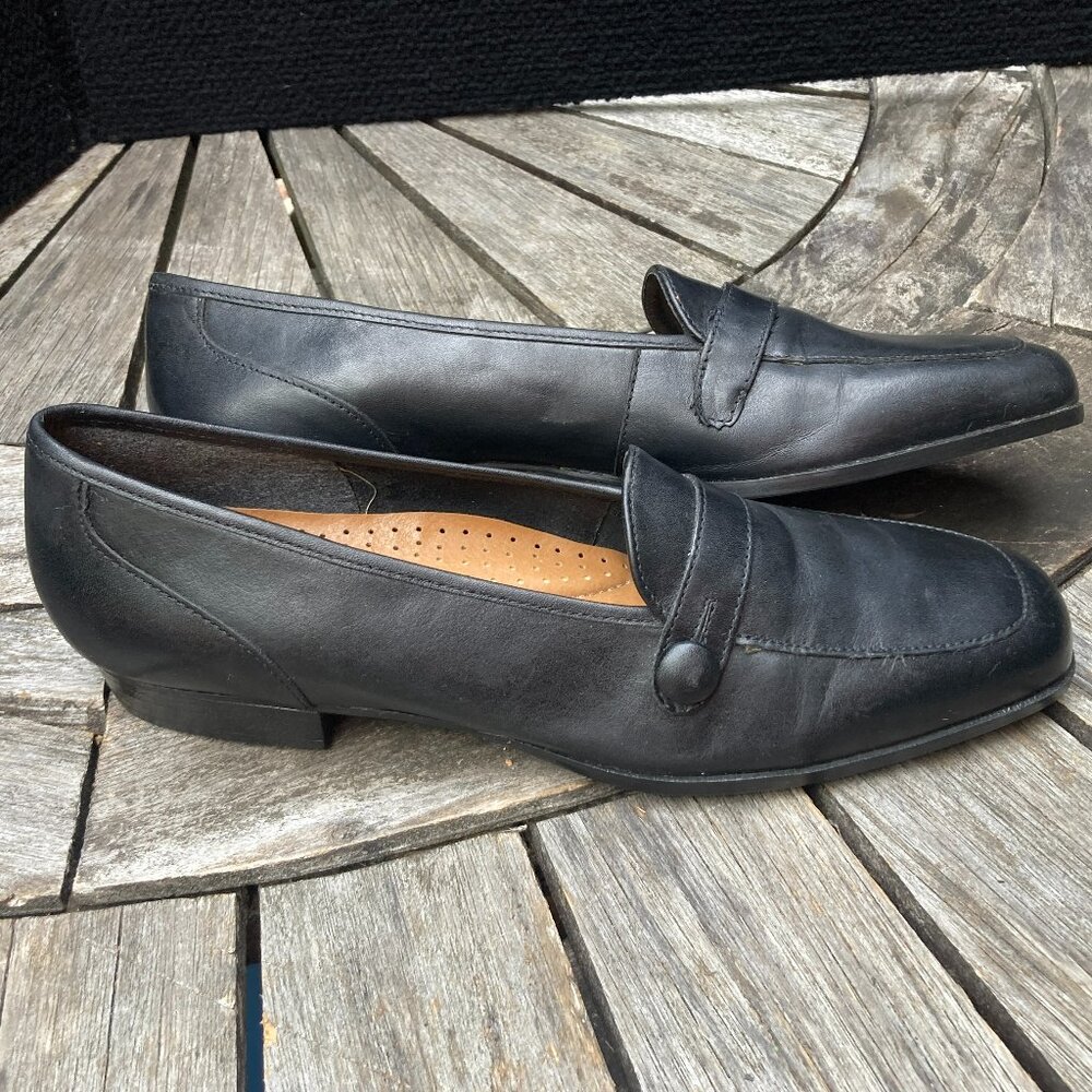 NATURALIZER BLACK LOAFER 7.5N
